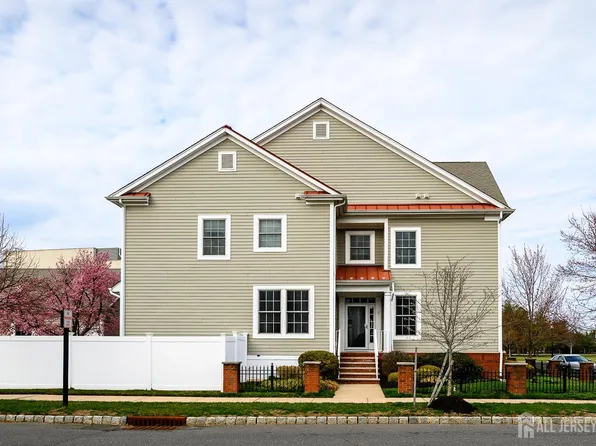 2 Wilson Ln, Plainsboro, NJ 08536