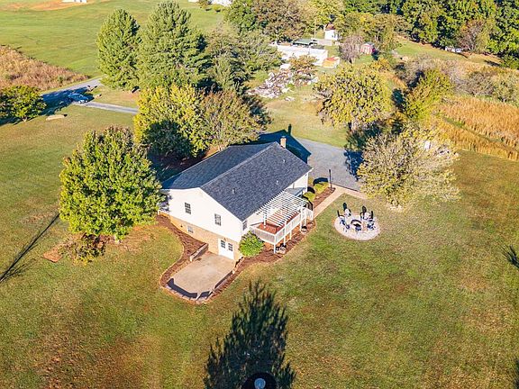2nd image of 154 Cricket Ln