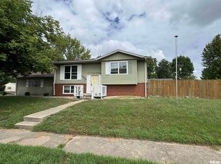 2901 Lyn St, Springfield, IL 62702