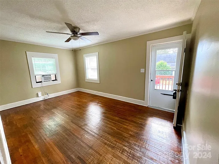 338 Magnolia St NW — Photo 3
