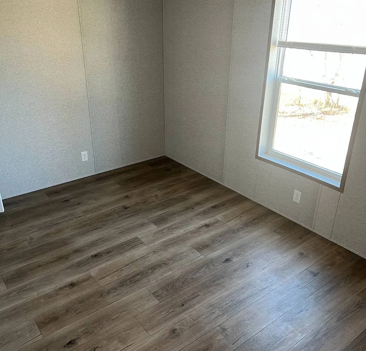 3 bed, 2.0 bath, $995 — Photo 2