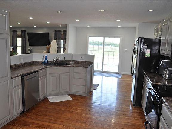 4th image of 11413 Hillview Dr