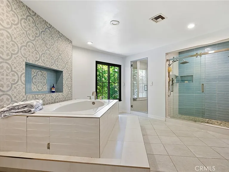 18000 Karen Dr — Photo 30