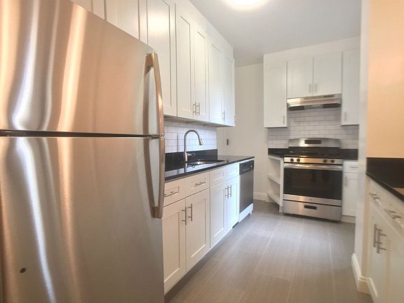 2nd image of 105 Pinehurst Ave APT 59