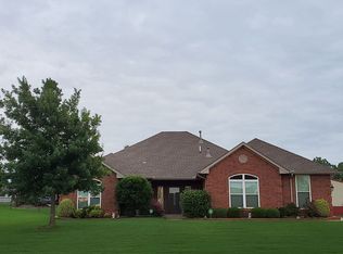 1422 S Southersby Dr, Mustang, OK 73064