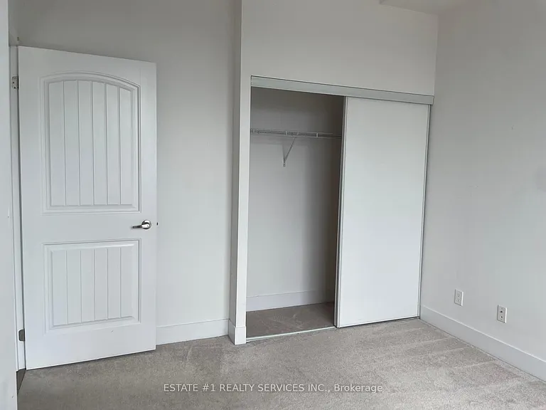 7 Kenaston Gdns #812 — Photo 3