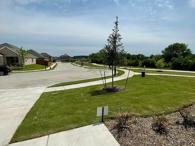 1101 Mahogany Dr — Photo 44