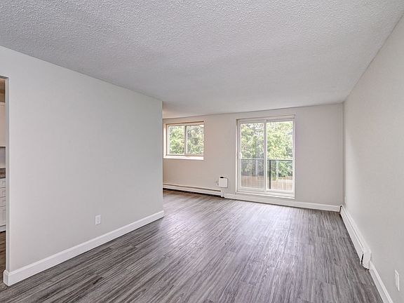 5th image of 255 Belsyde Ave E