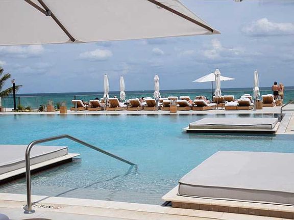 4th image of 2301 Collins Ave APT 531