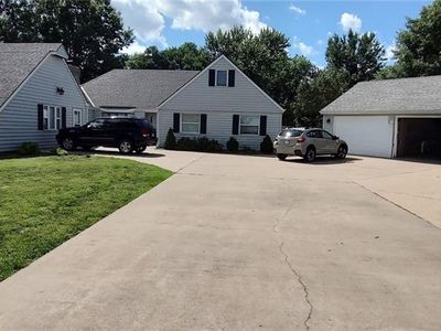 5 Canary Cir, Iola, KS, 66749