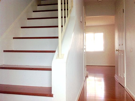 2nd image of 15 Wayside Ct