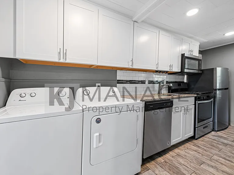 21730 Middlebelt Rd #B — Photo 10