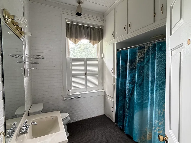 1516 Howard Ave #1 — Photo 8