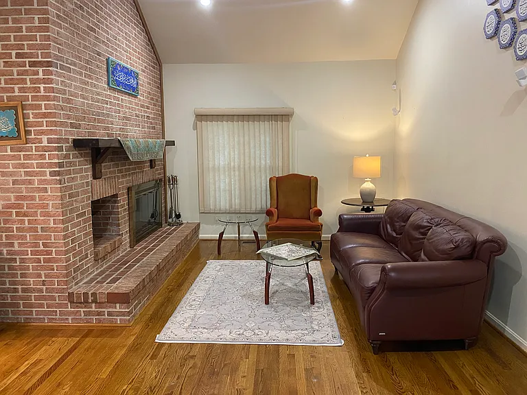 7700 Warfield Rd — Photo 36
