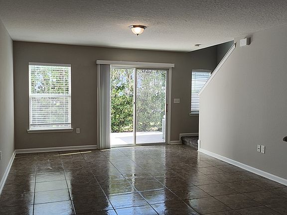 3rd image of 24 Islander Ct #1
