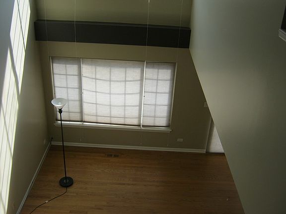 5th image of 135 S President Ct #135
