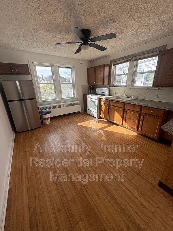1 bed, 1.0 bath, 600 sqft, $1,550 — Photo 2