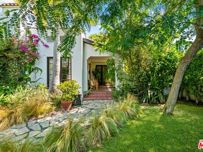 300 N Gower St, Los Angeles, CA, 90004