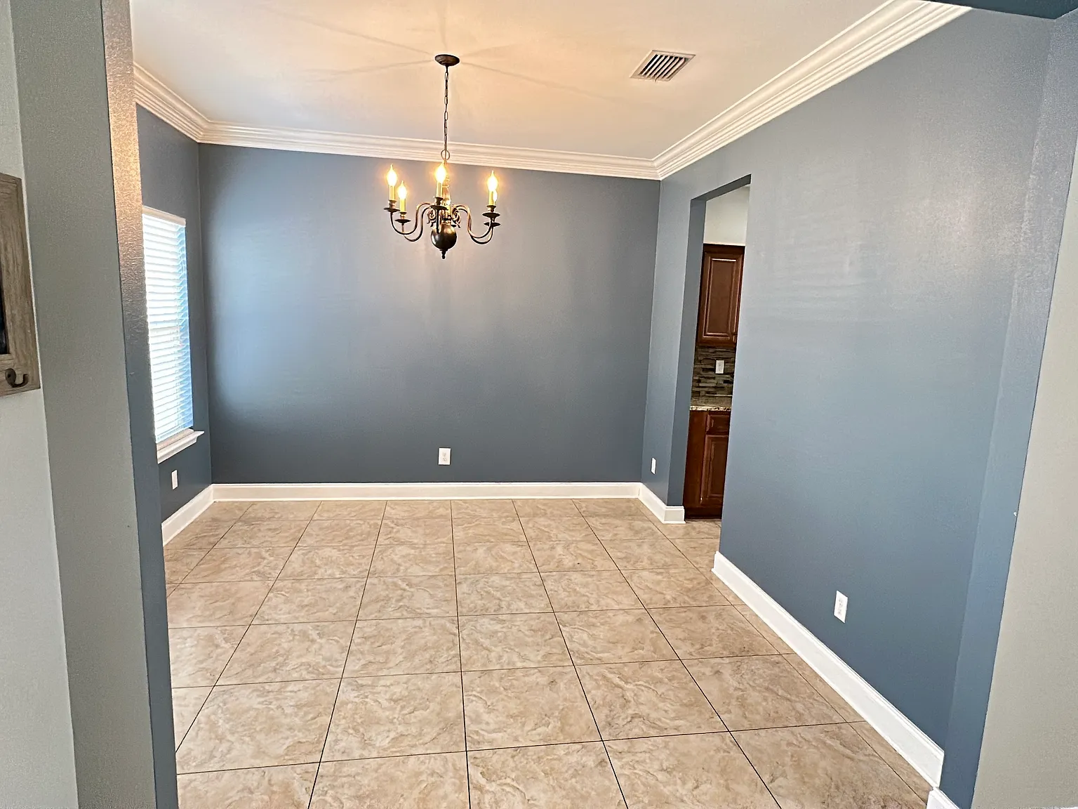 118 Jonquil Ave — Photo 2