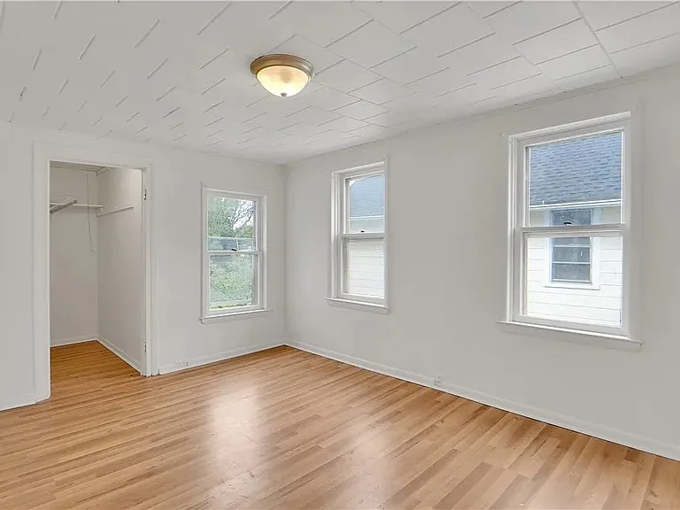 46 Caroline St — Photo 10