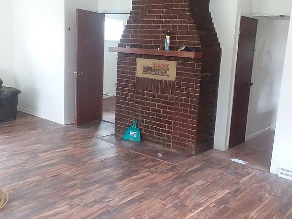 4th image of 728 Wabash Ave
