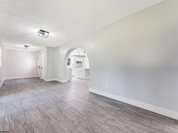 4th image of 41 Freeland St