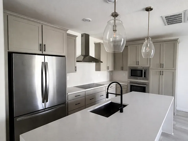 546 Martin Mariner Ave — Photo 2