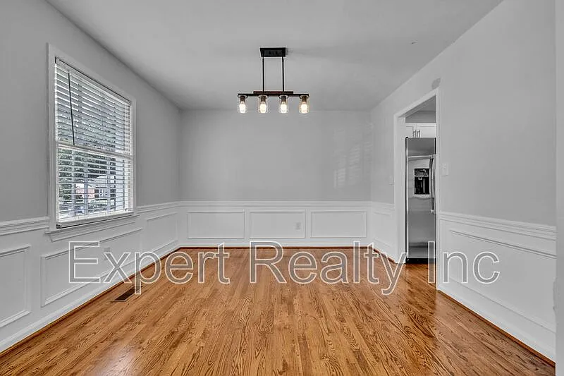 3 bed, 2.5 bath, 1306 sqft, $1,900 — Photo 4