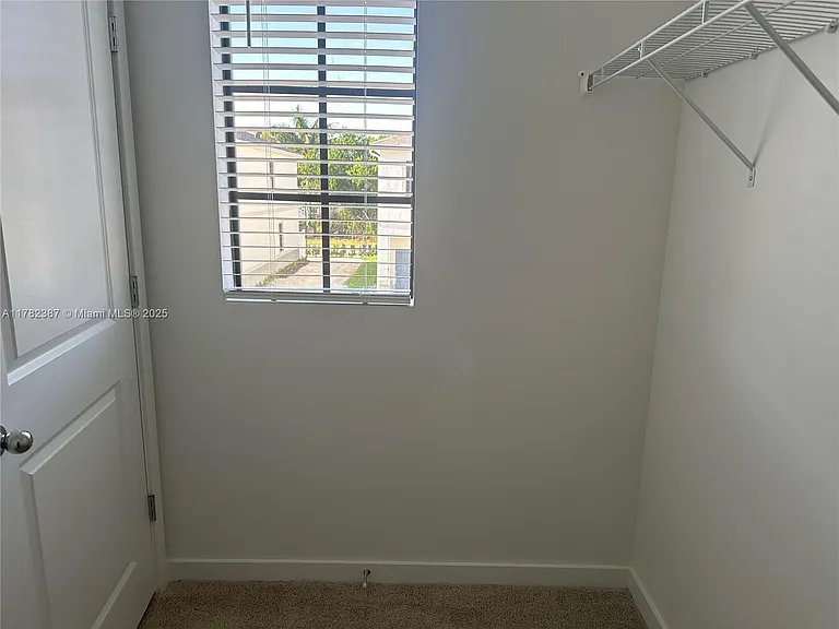 822 SW 11th Ter — Photo 25