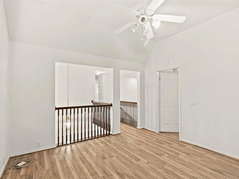20510 Pioneer Bend Ct — Photo 34
