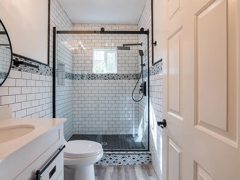 7018 Lurline Ave — Photo 6