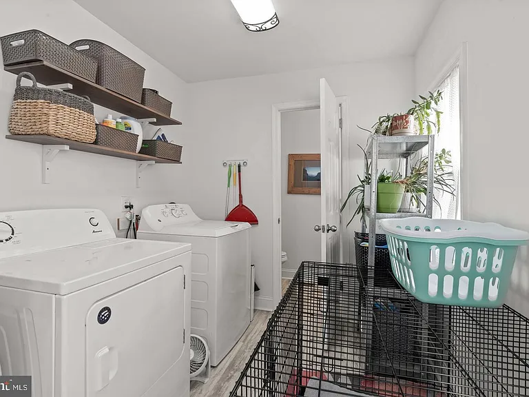 4637 Melrose St — Photo 27