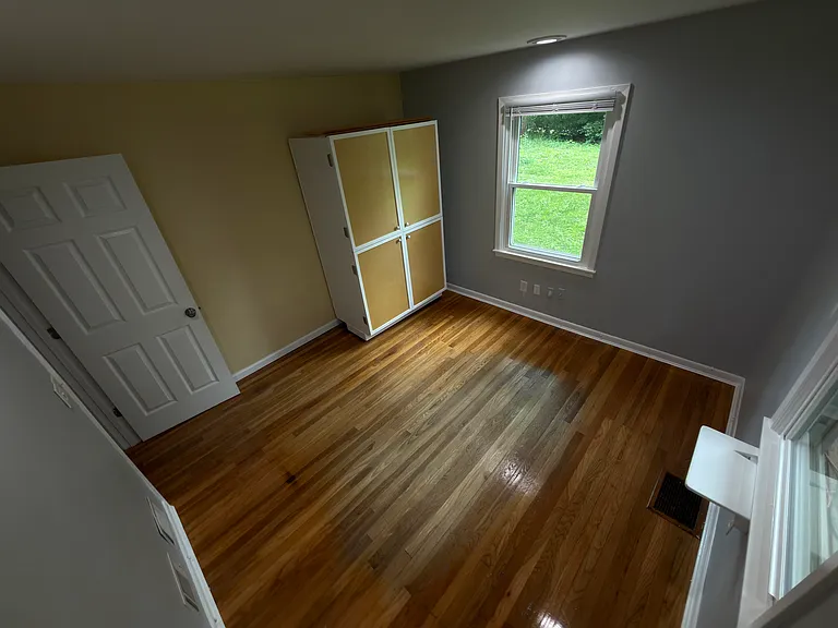 392 Riddle Rd #3 — Photo 2