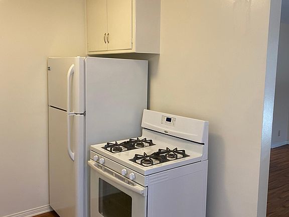 5th image of 1820 Manning Ave APT 1
