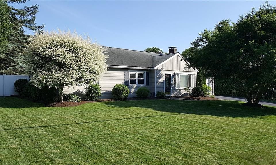 1st image of 70 Heroux Blvd