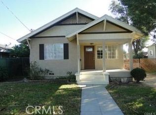 922 6th St, Redlands, CA 92374