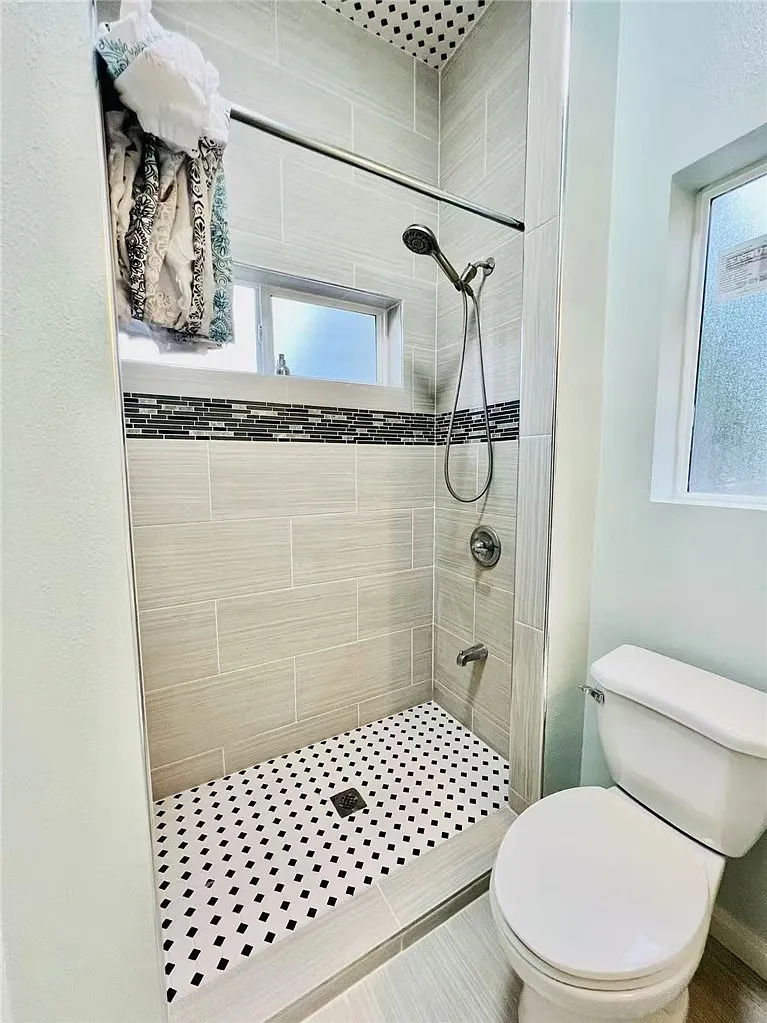 Studio, 370 sqft, $1,400 — Photo 3