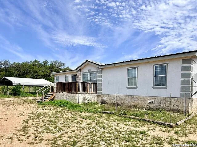 3 bed, 2.0 bath, 1560 sqft, $1,100 — Photo 3