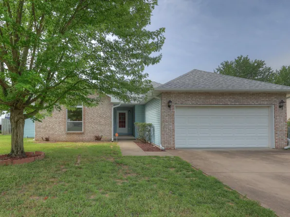 1428 W Macon Street, Carthage, MO 64836