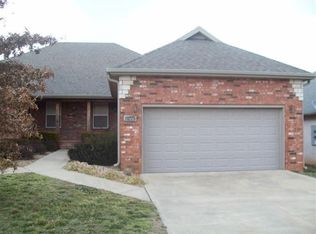 1415 W Sackett St, Springfield, MO 65807