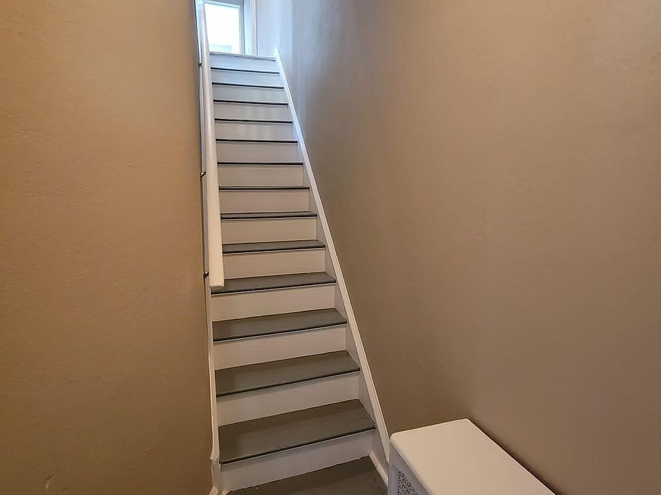 1st image of 1858 Lindley Ave Floor 2