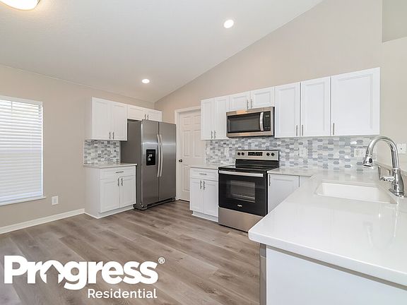 5th image of 4606 Woodford Dr