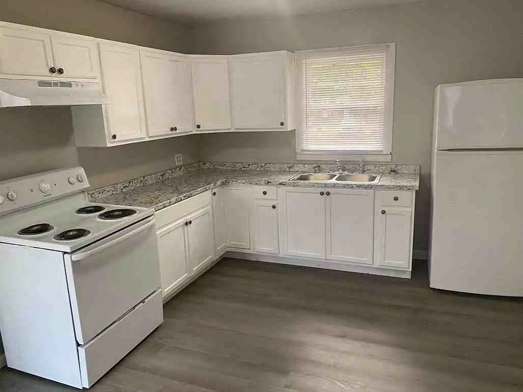 803 Lausanne Drive - 1 — Photo 2
