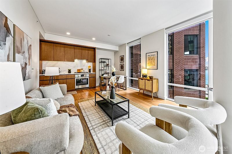 4th image of 121 Stewart Street #407