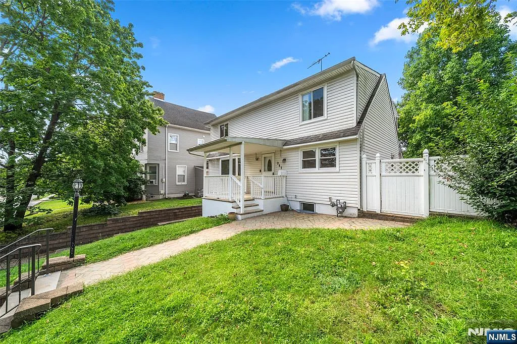 5 bed, 2.5 bath, $4,200 — Photo 3