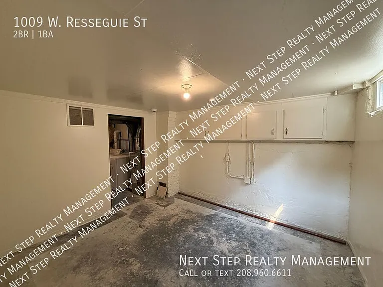 1009 W Resseguie St — Photo 15