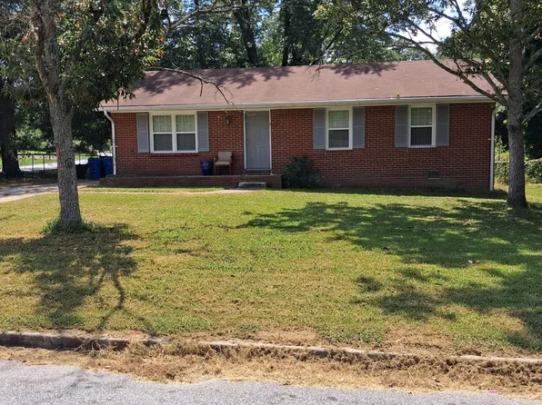 2840 Carriage Ln, College Park, GA 30349