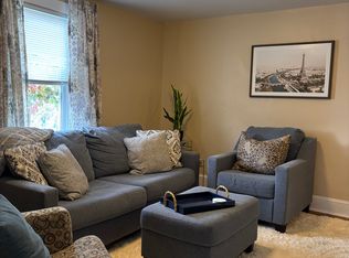 325 S Queen St APT 2, Martinsburg, WV 25401
