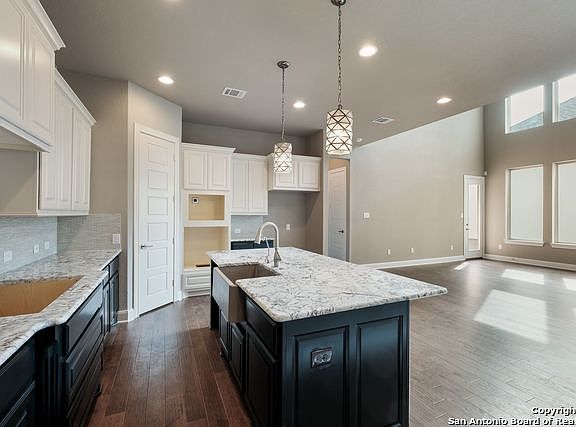 3rd image of 11338 Cottage Grv