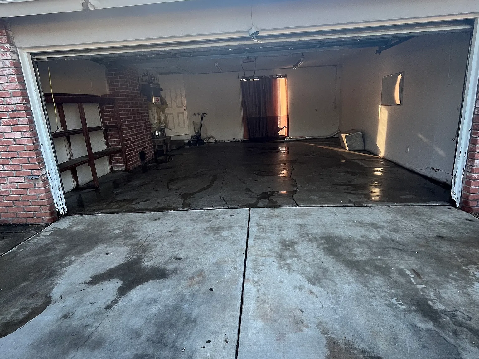 3 bed, 1044 sqft, $1,900 — Photo 2